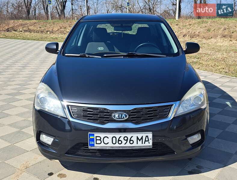 Kia Ceed (2011)