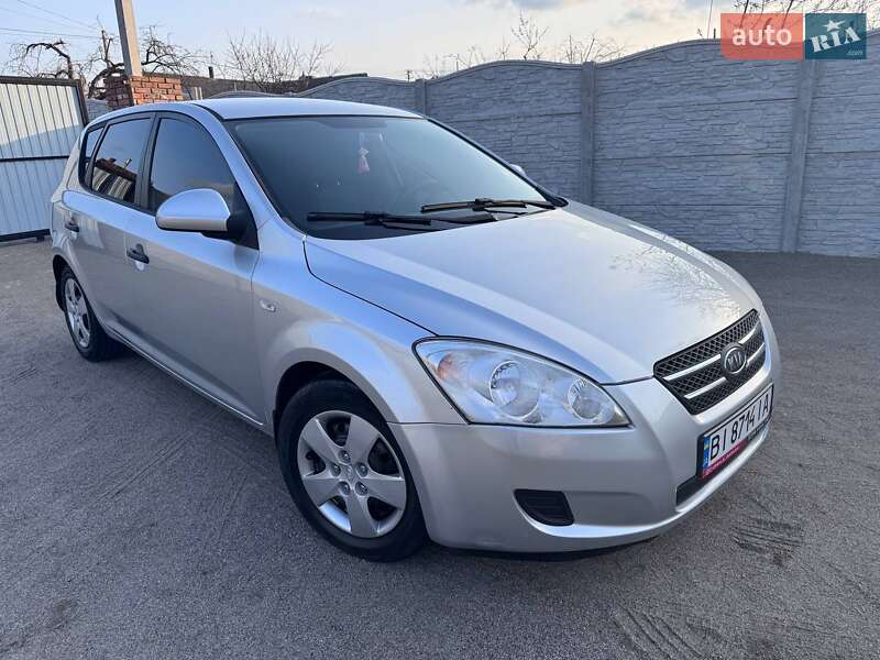 Kia Ceed (2008)