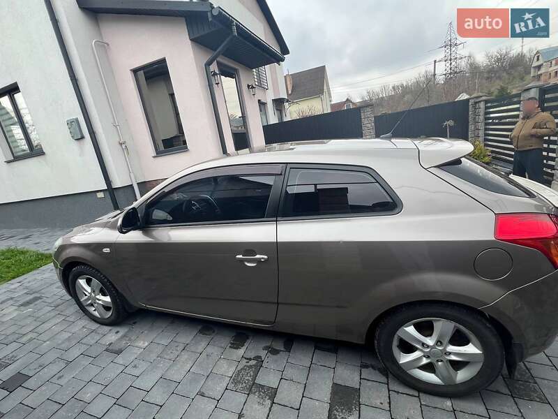 Kia Ceed (2008)
