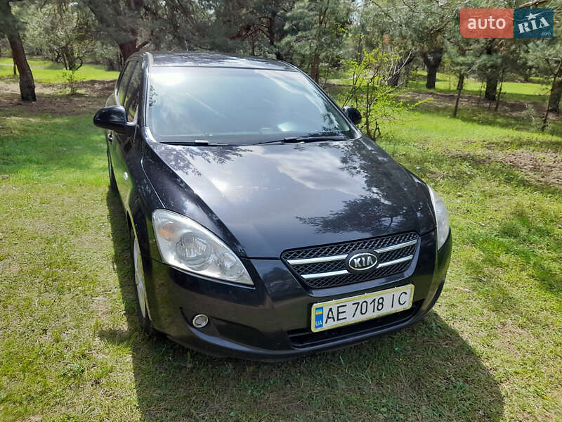 Kia Ceed (2007)