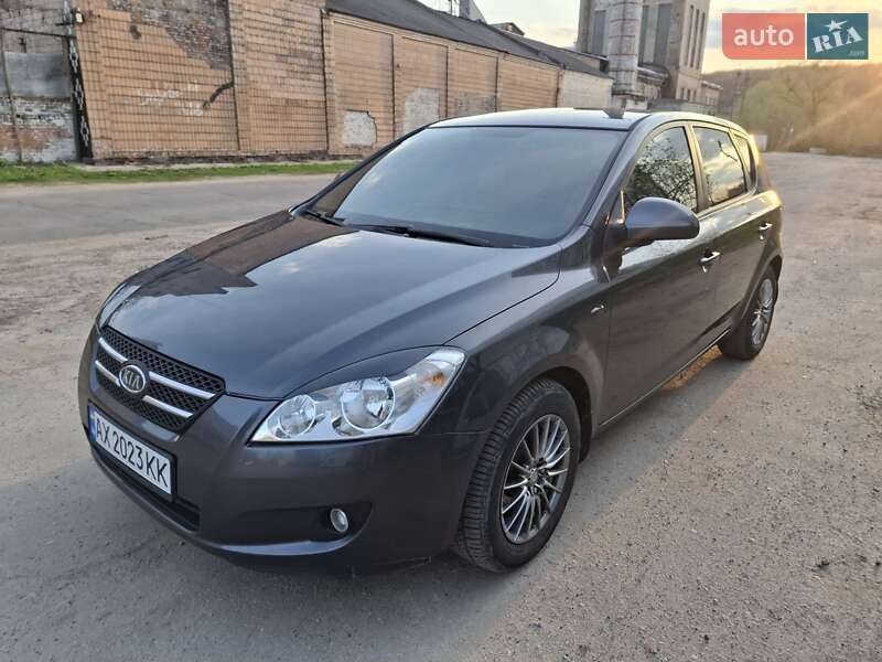 Kia Ceed (2008)
