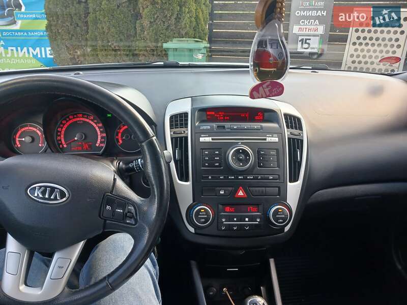 Kia Ceed (2012)