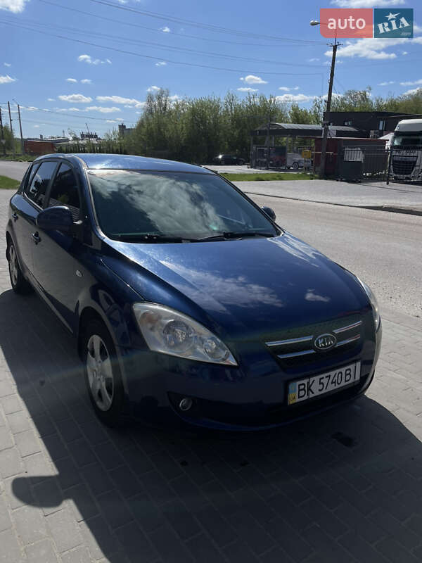 Kia Ceed (2007)