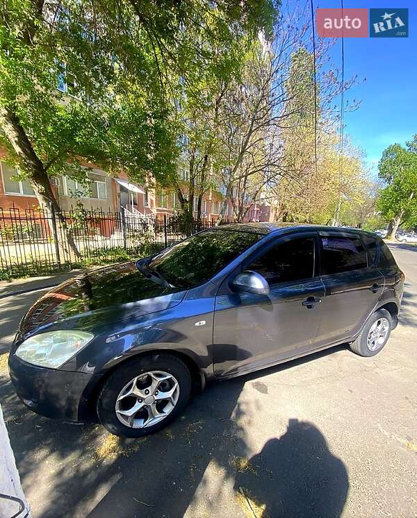 Kia Ceed (2008)