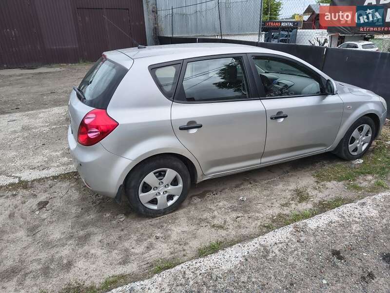 Kia Ceed (2007)