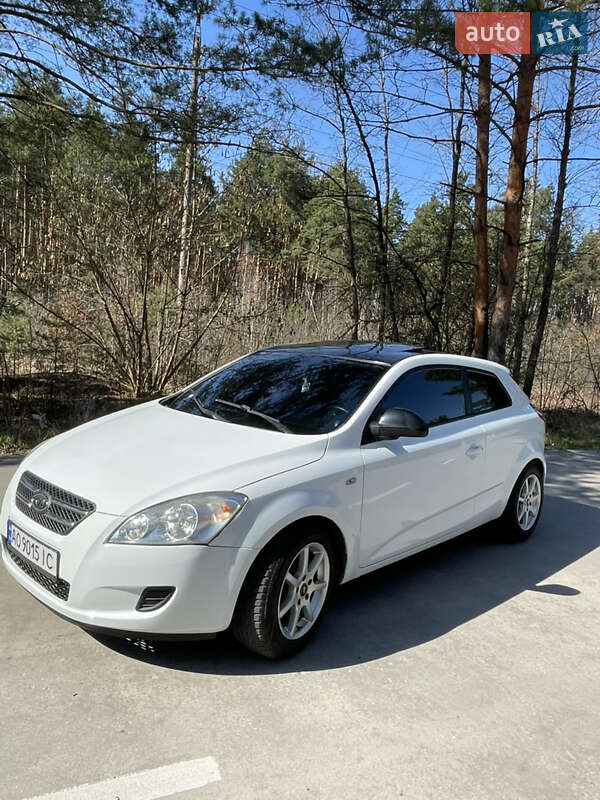Kia Ceed (2008)