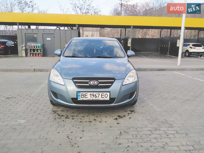 Kia Ceed (2008)