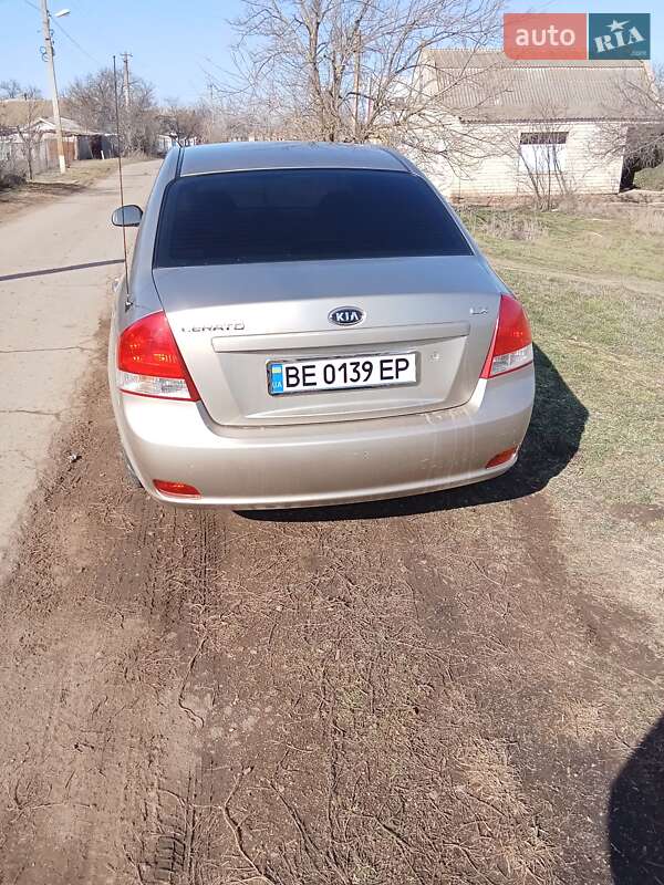 Kia Cerato (2007)