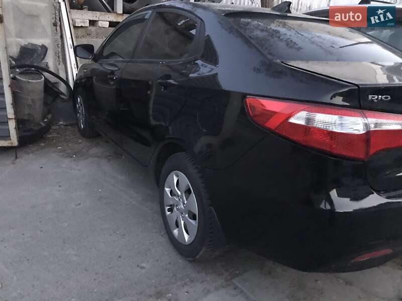 Kia Rio (2013)