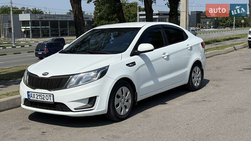 Kia Rio (2013)