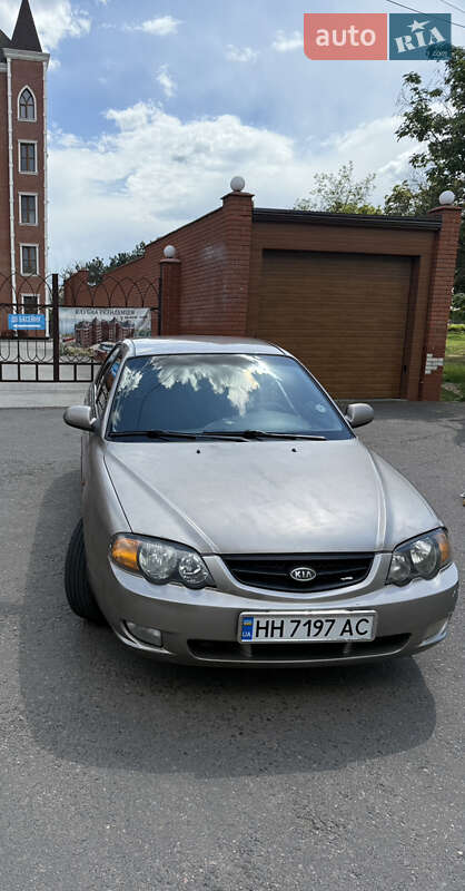 Kia Shuma (2002)