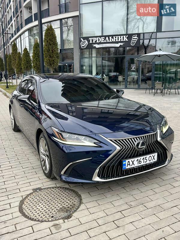 Lexus Es (2018)