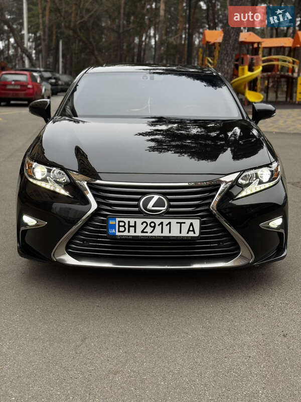 Lexus Es (2016)