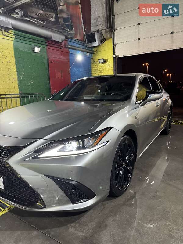 Lexus Es (2023)