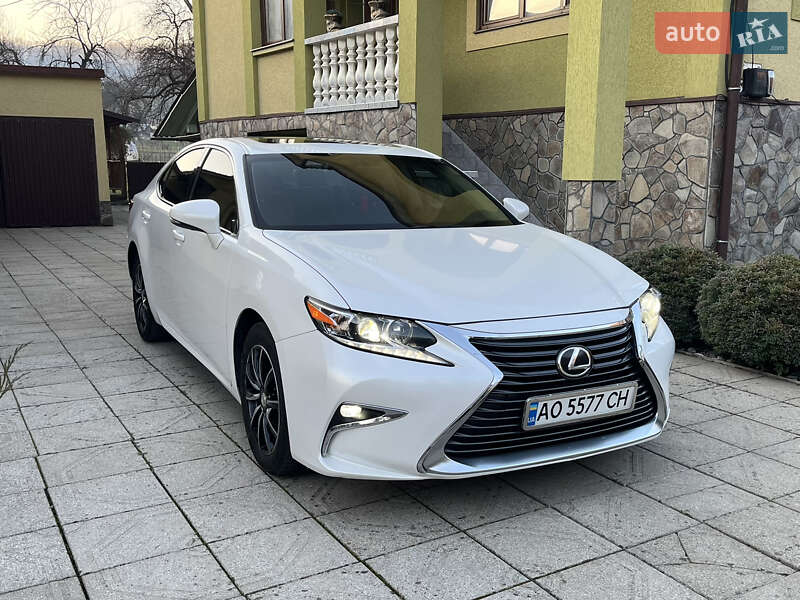 Lexus Es (2016)