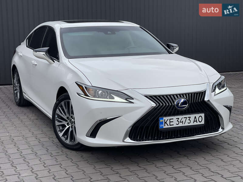 Lexus Es (2021)