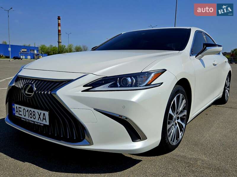 Lexus Es (2020)