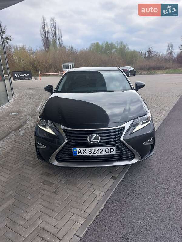 Lexus Es (2016)