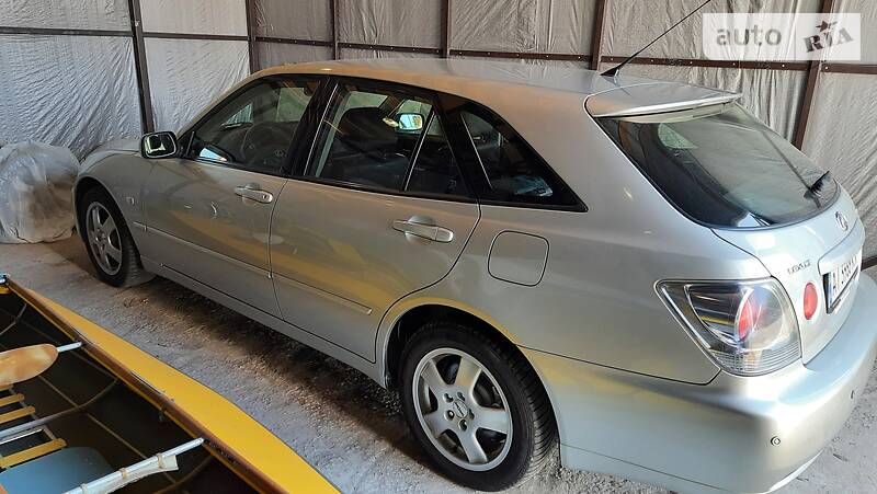 Lexus Is (2005)