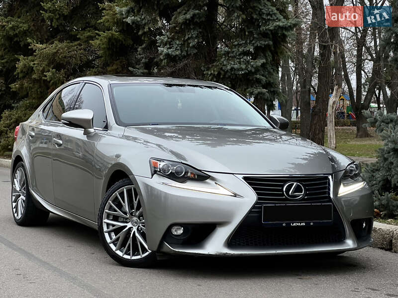 Lexus Is (2015)