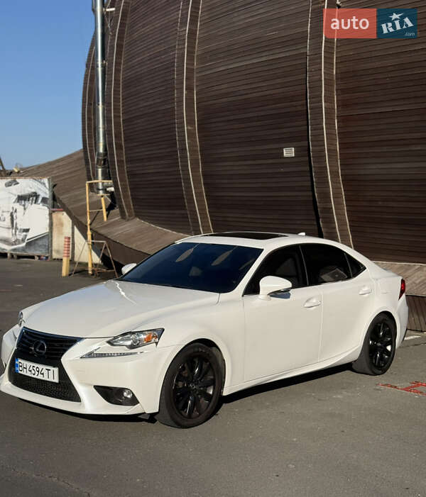 Lexus Is (2016)