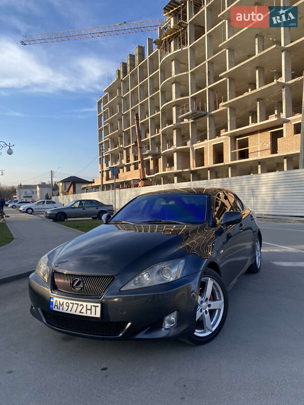 Lexus Is (2005)