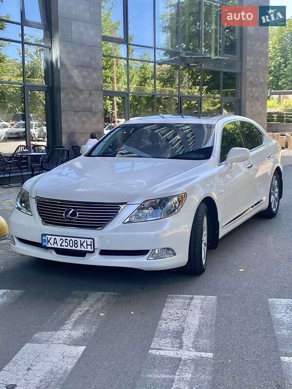 Lexus Ls (2008)