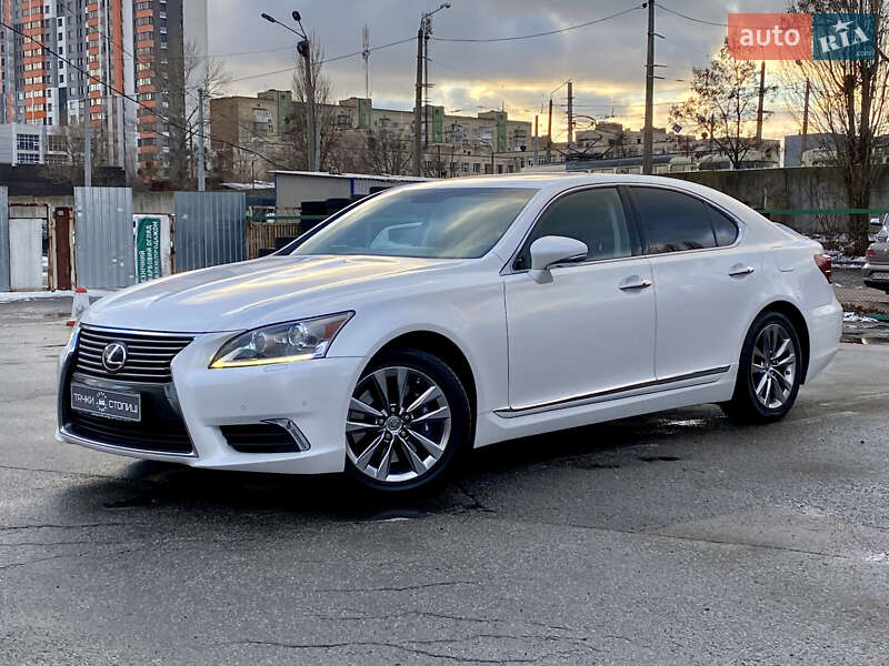 Lexus Ls (2015)