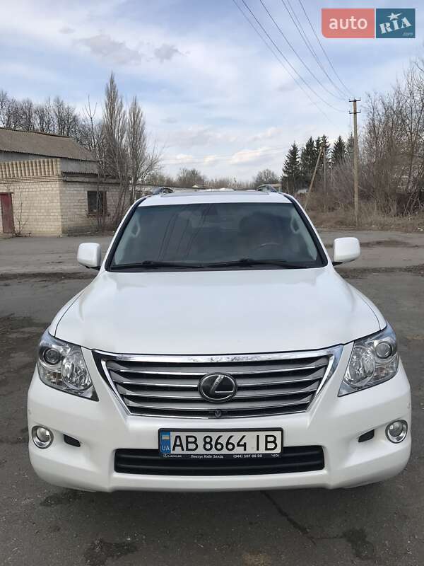 Lexus Lx (2011)