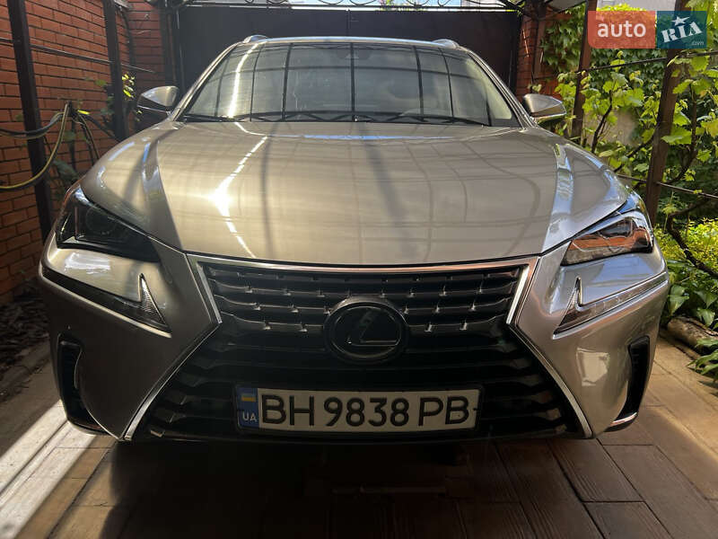 Lexus Nx (2019)