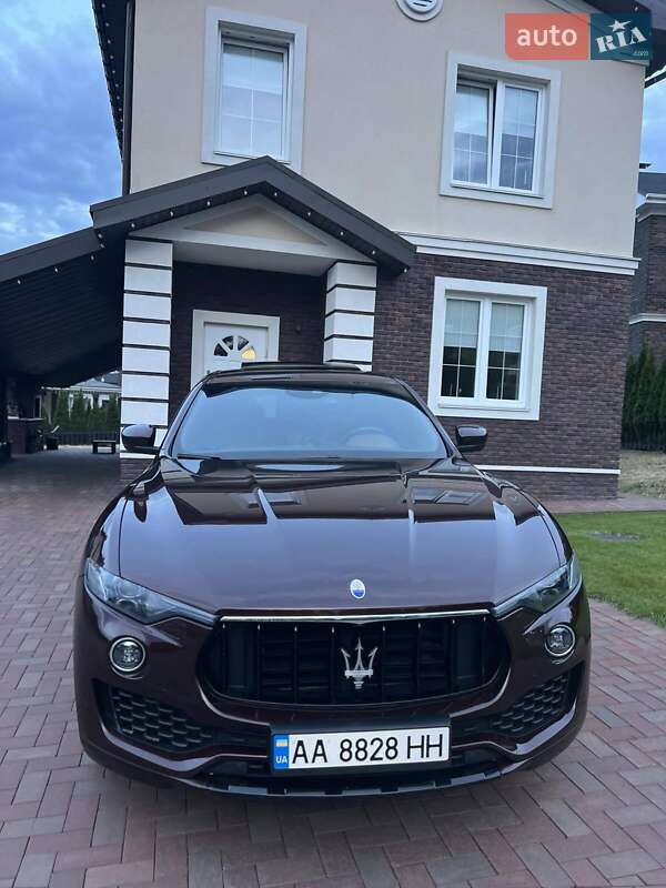Maserati Levante (2017)