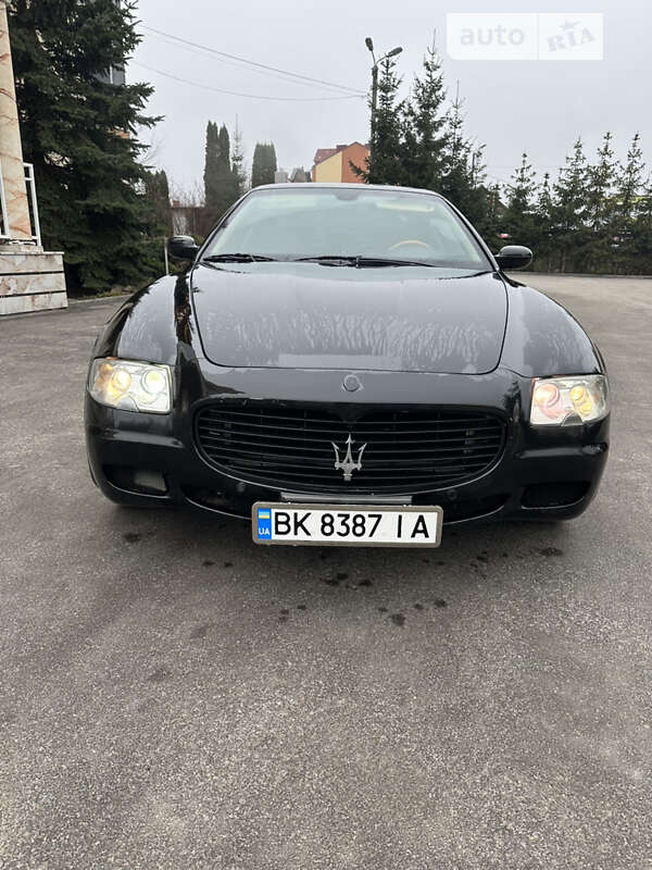 Maserati Quattroporte (2005)