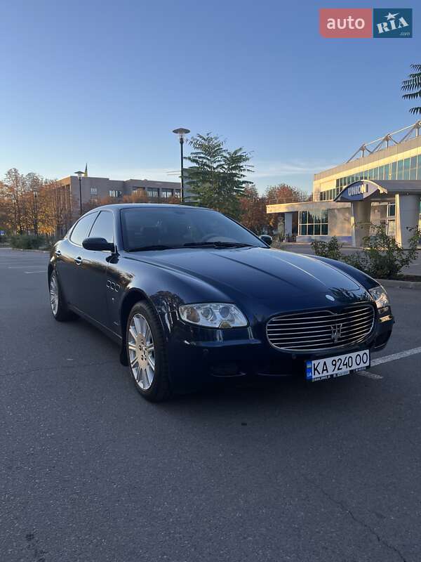 Maserati Quattroporte (2005)