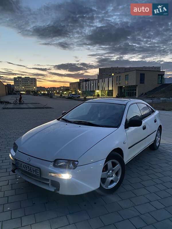 Mazda 323 (1995)