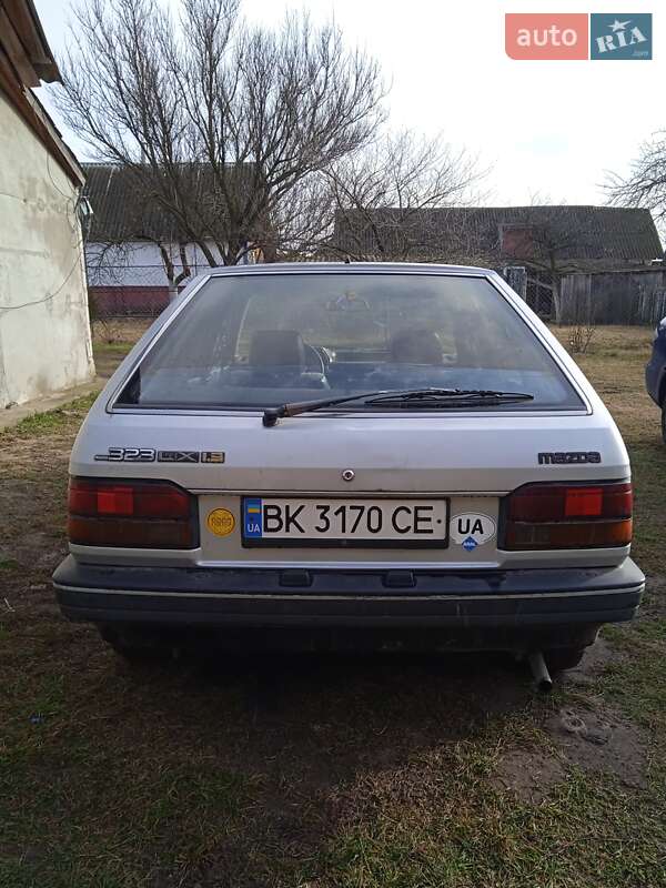 Mazda 323 (1987)