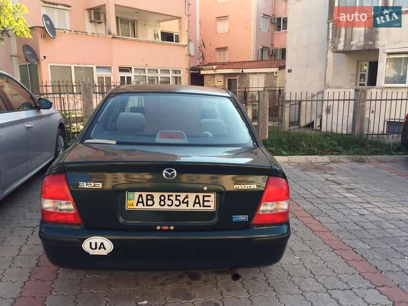 Mazda 323 (1998)