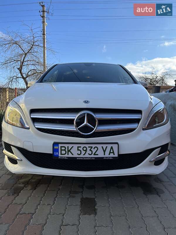 Mercedes-benz B-class (2017)