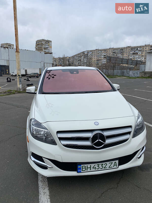 Mercedes-benz B-class (2017)
