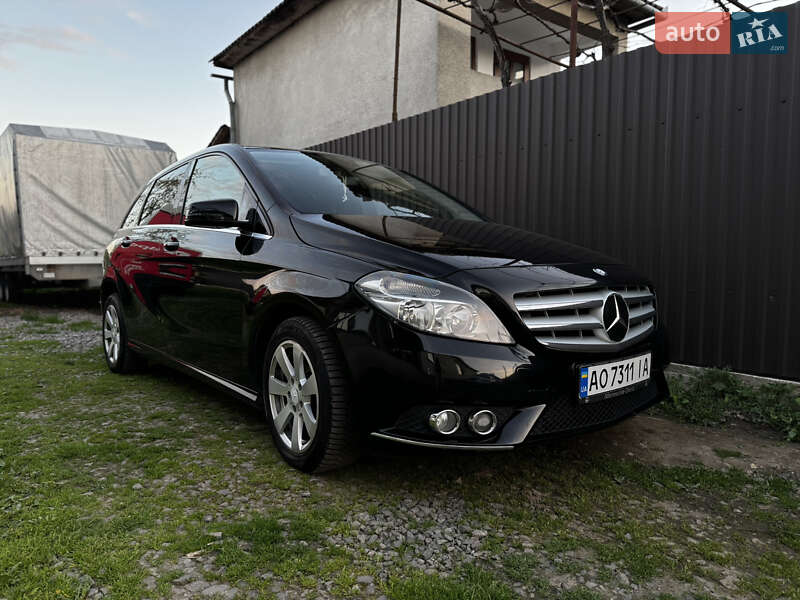 Mercedes-benz B-class (2012)