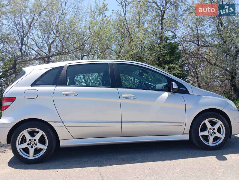 Mercedes-benz B-class (2010)