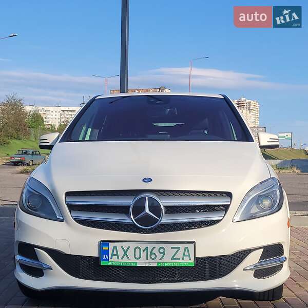 Mercedes-benz B-class (2016)