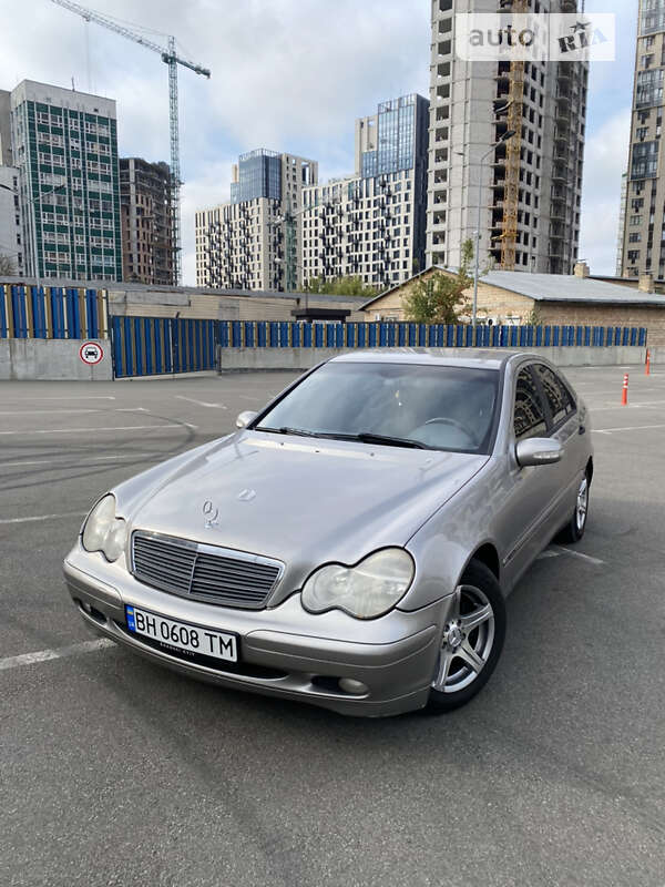 Mercedes-benz C 200 cdi (2003)