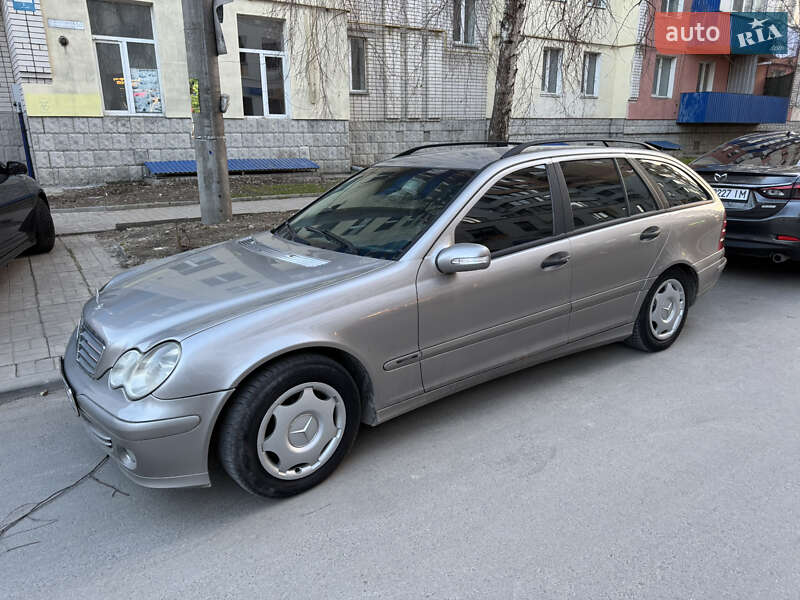 Mercedes-benz C-class (2005)