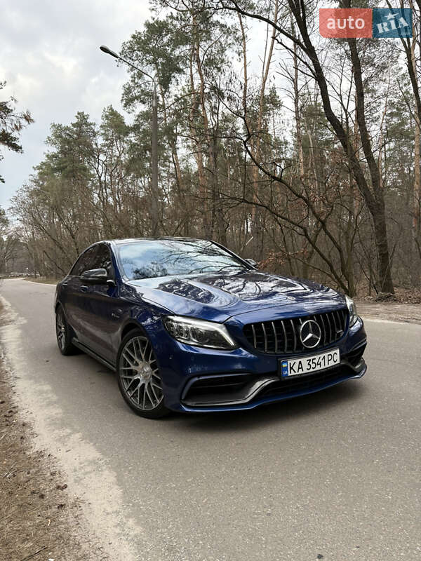 Mercedes-benz C-class (2019)