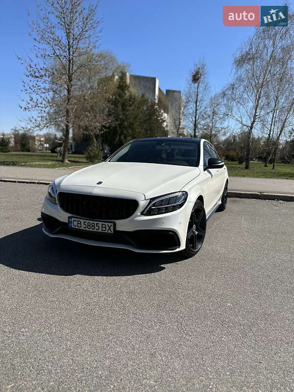 Mercedes-benz C-class (2015)