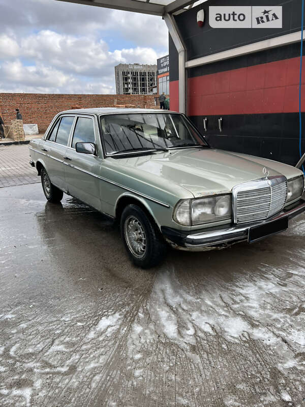 Mercedes-benz E-class (1985)