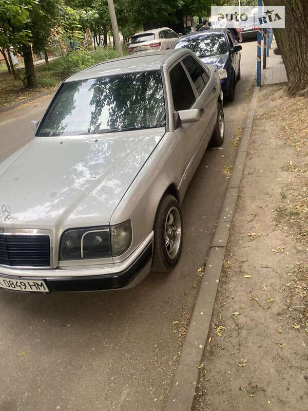 Mercedes-benz 230 e (1986)