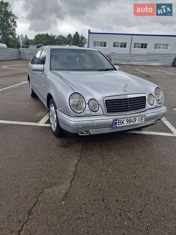 Mercedes-benz E-class (1998)