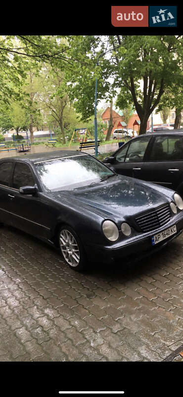 Mercedes-benz E-class (2001)