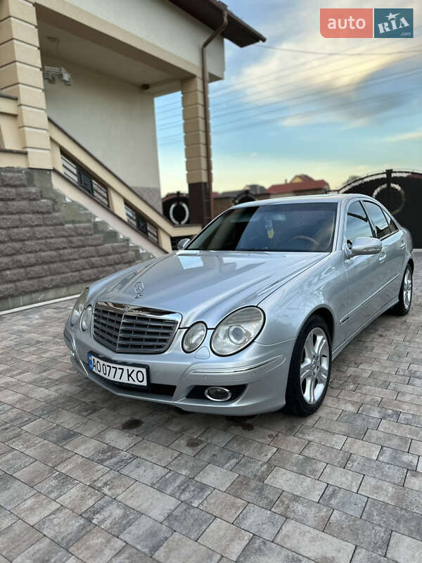 Mercedes-benz E-class (2008)
